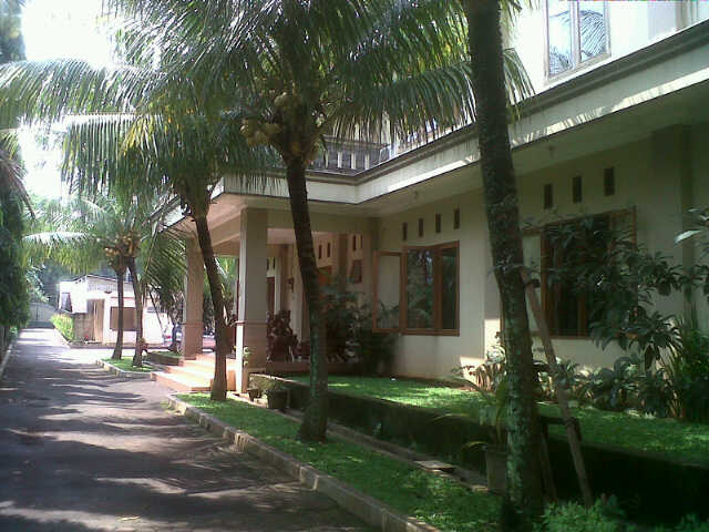 di-jual-rumah-besar-mewah-jalan-alternatif-cibubur-jpg